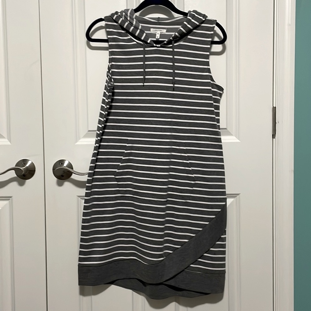 NWOT women’s small white and gray sweatshirt dress